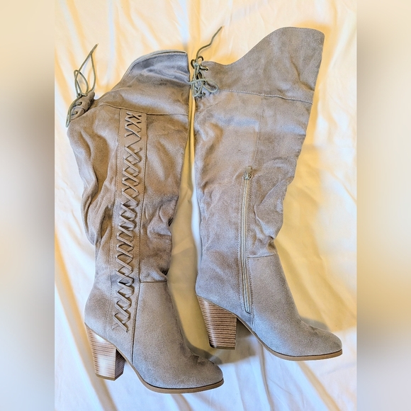 Over The Knee Light Gray Boots New In Box - Picture 2 of 11